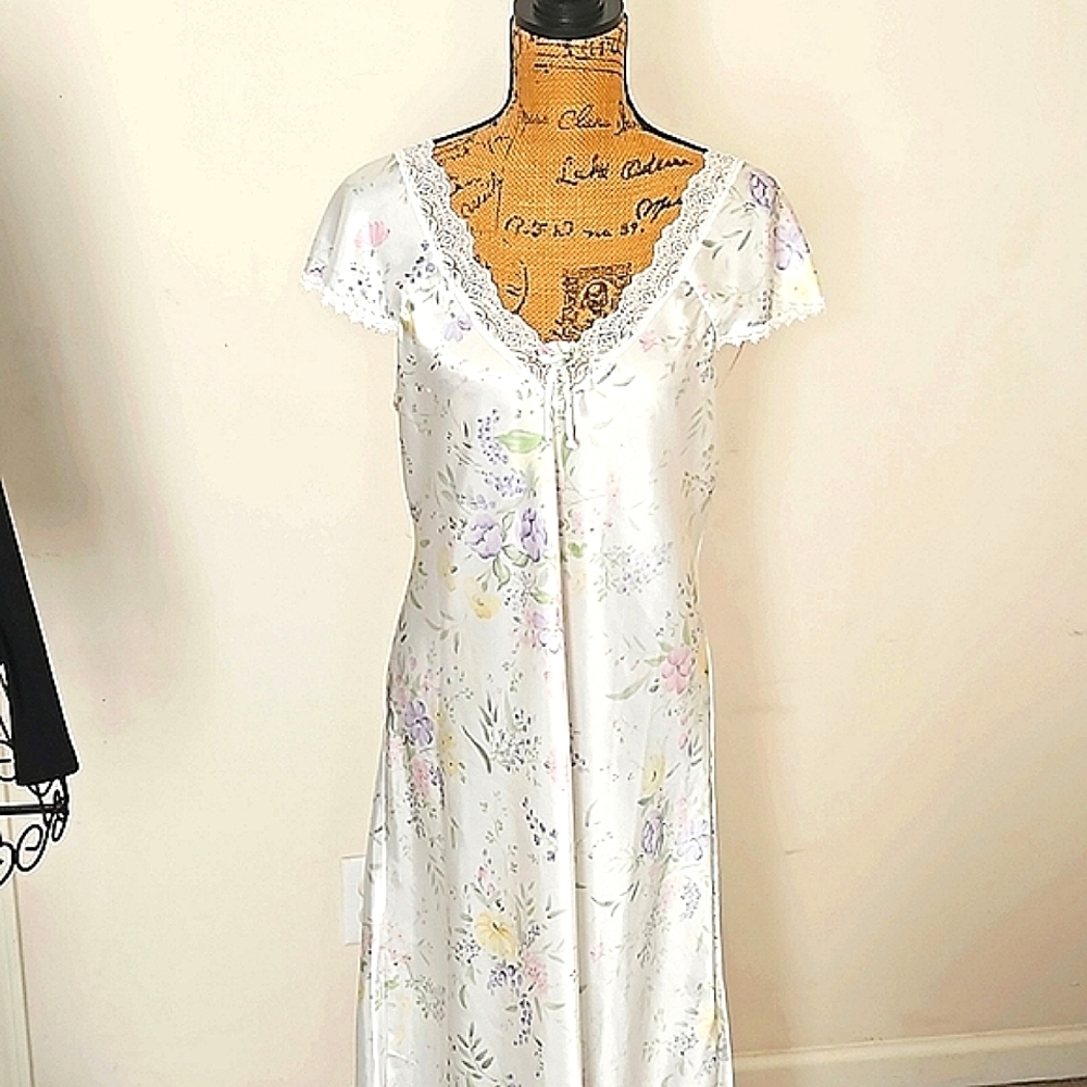 Christian Dior Nightgown, Size L.